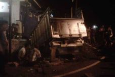 Terobos Lampu Merah,...