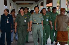 Kunjungi RSJ Bangli,...
