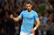 Negredo Menepi di Laga...