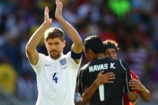 Steven Gerrard Pensiun...