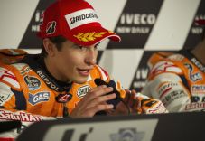 Marquez Penasaran Lihat...