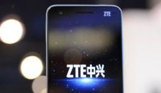 ZTE Kerjakan Phablet...