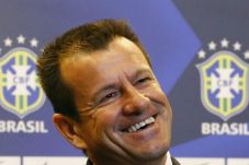 Dunga Resmi Pengganti...