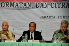 Siswono: Golkar Tak...