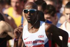 Mo Farah Mundur dari...