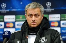 Mourinho Bingung Pilih...