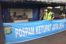 Polisi Sediakan Mi Rebus...
