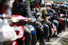 Kendaraan yang Melintasi...
