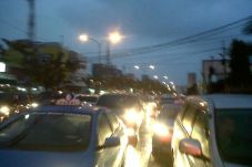 Diguyur Hujan, Margonda...