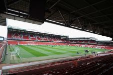 Nottingham Forest Ubah...