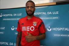 Benfica Resmi Angkut...