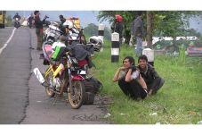 Pemudik Melepas Lelah...