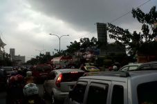 Nyaris Lumpuh, 8.000...