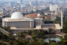 Mesjid Istiqlal Terima...