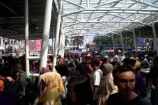 Puluhan Ribu Pengunjung...