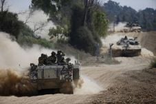 Israel Kerahkan 16.000...