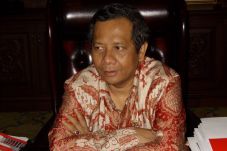 Pers Mengeroyok, Prabowo...