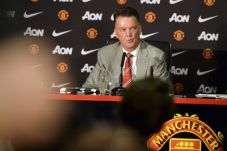 Pantau Pemain, Van Gaal...
