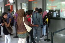 Arus Balik, Kereta Api...