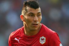 Medel Siap Jadi Penerus...