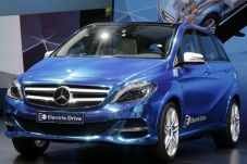 Mercy Bangun Mobil Listrik...