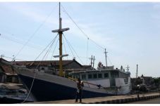Cuaca Buruk, Syahbandar...