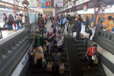 PT KAI Bangun Dua Stasiun...