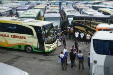 Pengusaha Otobus Keluhkan...