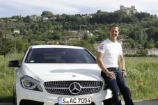 Mercedes Tetap Gandeng...