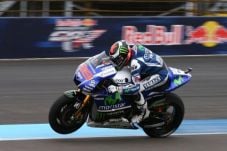 Lorenzo Bawa Enjoy Balap...