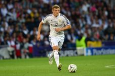 Kroos Berlari 19 Km...