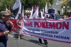 Warga Dolly Gelar Aksi...