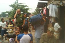 Warga Ria Rio Tagih...
