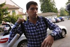 Suarez Boleh Nendang...