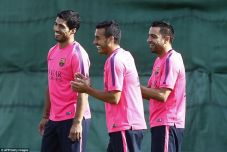 Senin, Barcelona Perkenalkan...