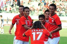 Tekuk Persipur, Persis...