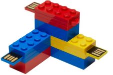 USB Unik Berbentuk Lego...