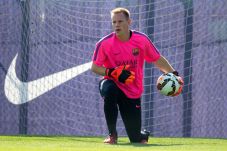 Absen Tiga Pekan, Debut...