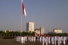 Jokowi Pimpin Upacara...