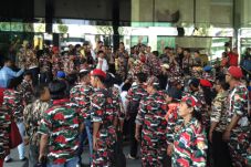 Massa Desak KPK Panggil...