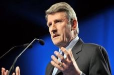 Politikus Prancis Kecam...