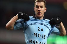 Dzeko Perpanjang Kontrak...