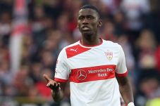 Bek Stuttgart Jadi Alternatif...