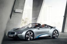 BMW i8 Edisi Khusus...