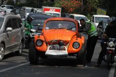 Mobil Gubernur Jateng...