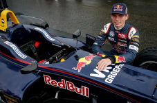 Toro Rosso Bajak Pembalap...
