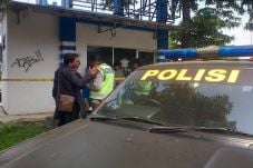 Pembunuhan di Pos Polisi,...