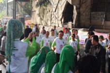 Ahok Jajal Wahana Ice...