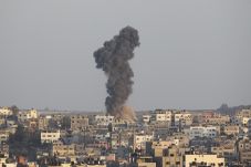 Roket Israel Tewaskan...