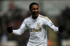 De Guzman Menyeberang...